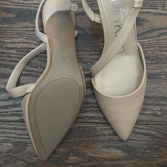 Pumps - Picture 3 of 3